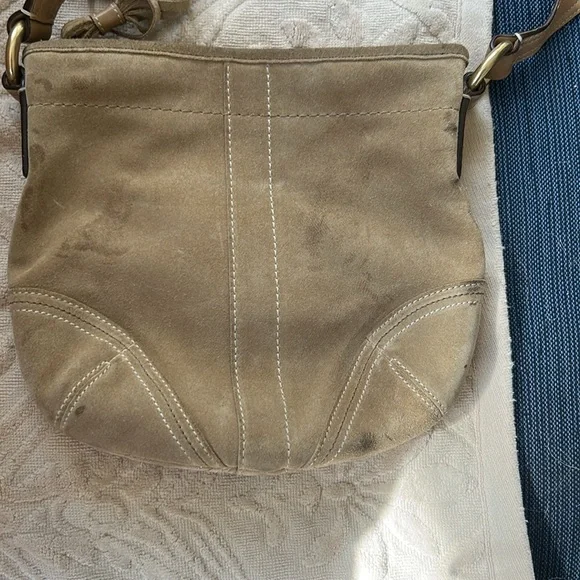 Chic Brown Suede Crossbody Bag - Picture 3 of 5